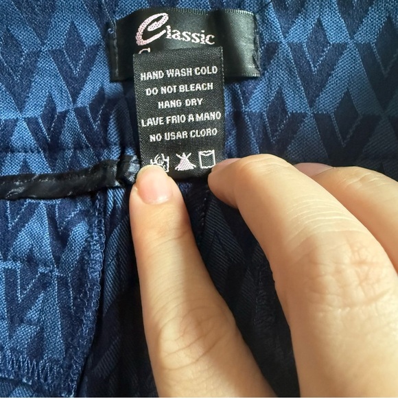 Elegant Blue Navy Patterned Women's Shorts - Picture 7 of 10